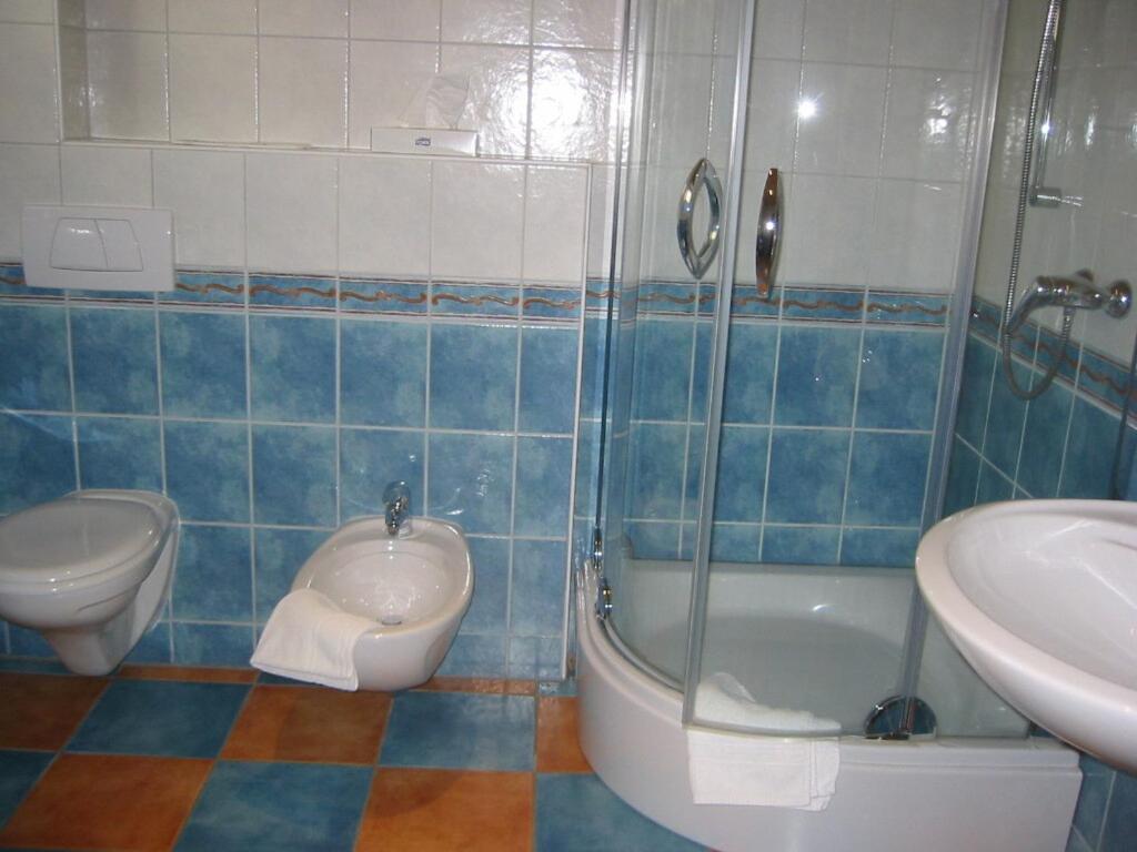 Hotel Zur Post Klotten Rom bilde